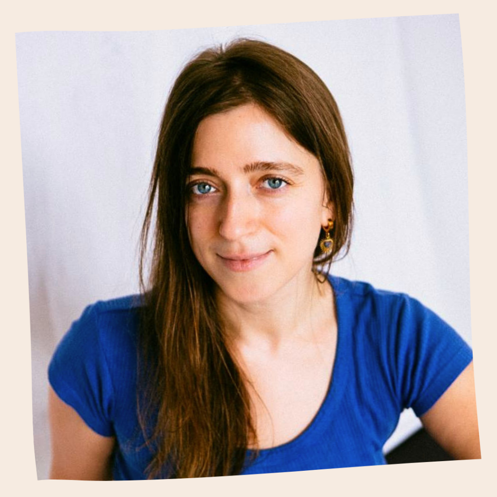 Hanna professeure de Yoga chez Mon Studio de Yoga La Garenne et Courbevoie